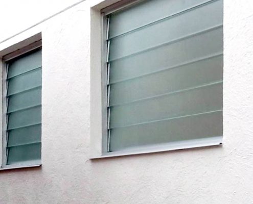 CELOSIAS - Saac Ltda Sistemas Arquitectónicos de Aluminio y Cristal